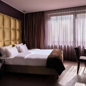 ***** Hotel Roomers Frankfurt Central, Autograph Collection Deutschland